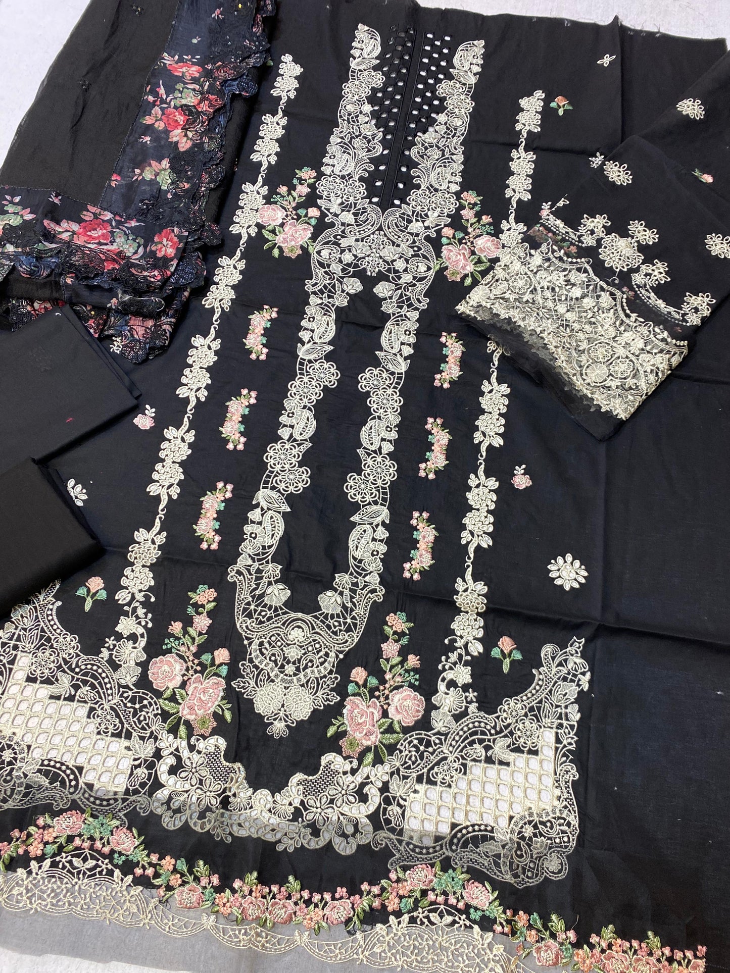 Elaf Embroidered Lawn Suits Unstitched 3 Piece ELH-6A Serena