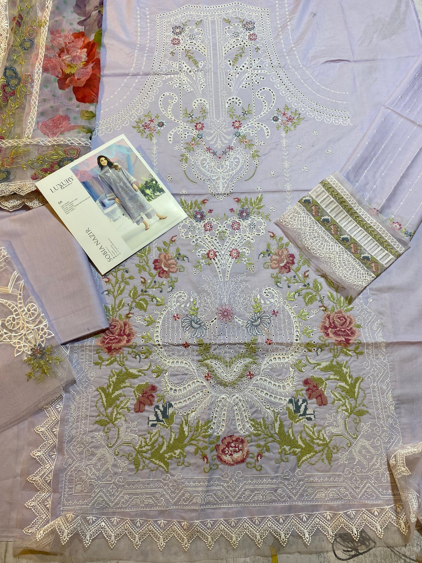 SOBIA NAZIR - DESIGN 5A LUXURY LAWN 2025 UNSTITCHED