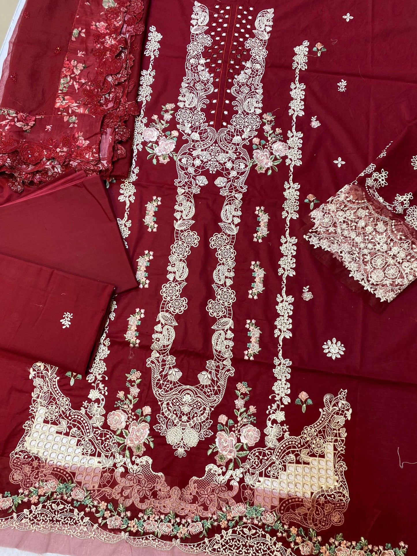 Elaf Embroidered Lawn Suits Unstitched 3 Piece ELH-6B Juliet
